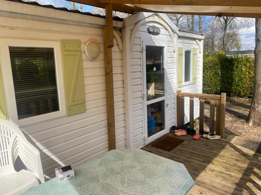 Mobil-Home Au Parc Des Roches Saint-Chéron Exteriér fotografie